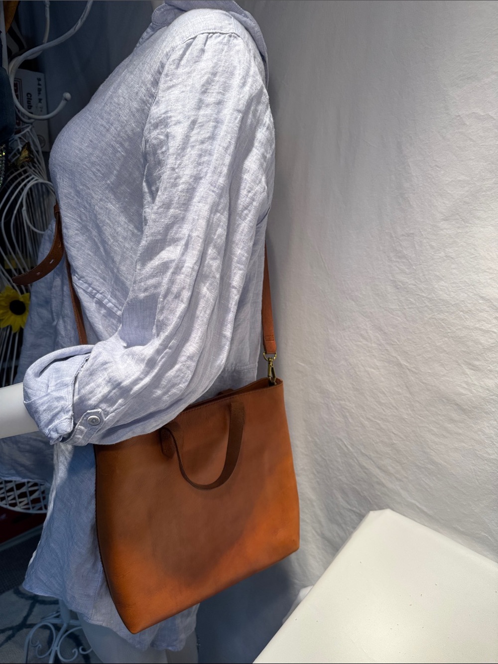Madewell Cognac Leather Tote with Adjustable Strap - Picture 4 of 11